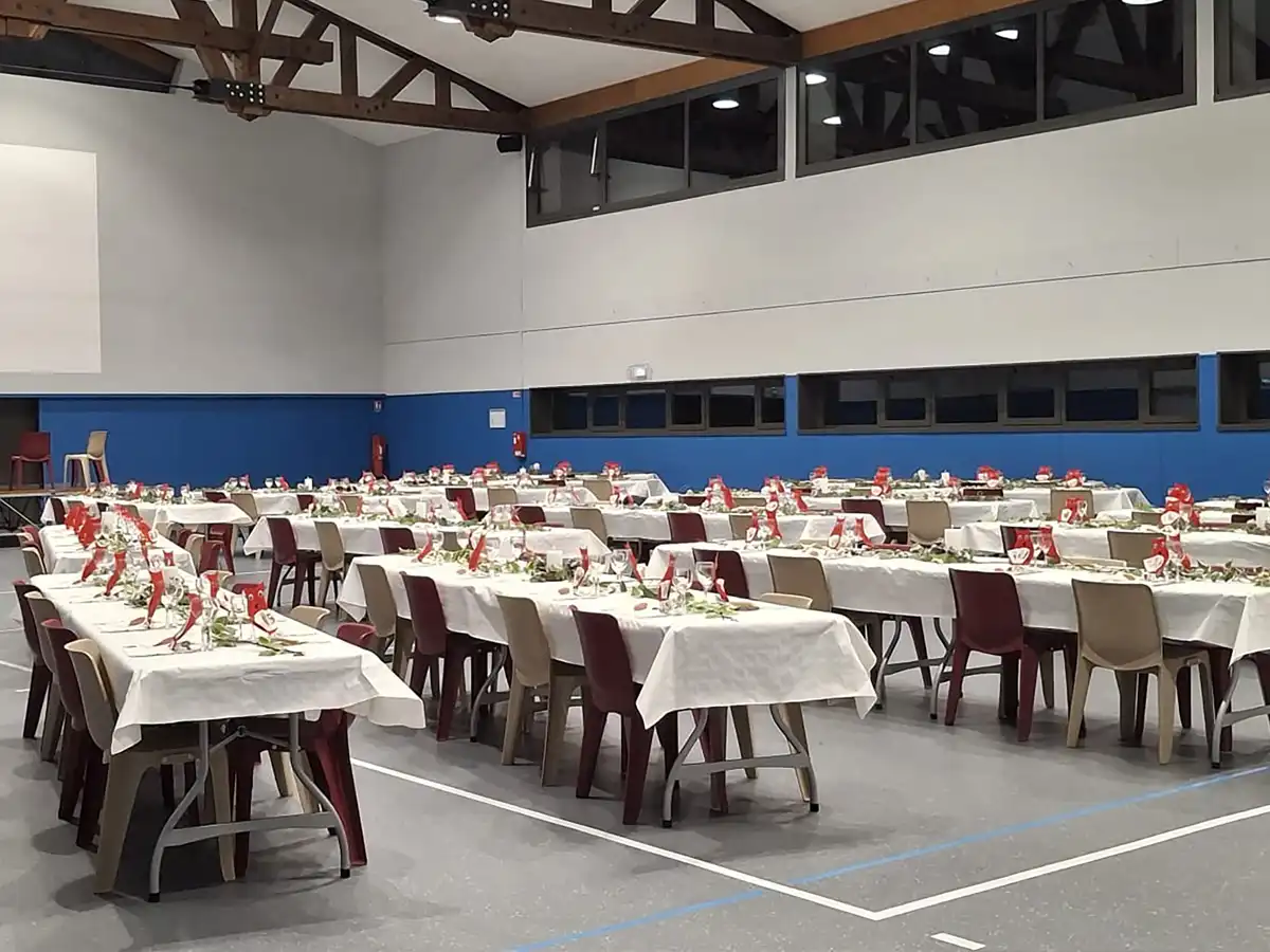 Le repas des Aînés est un moment privilégié et convivial qui rassemble les générations.